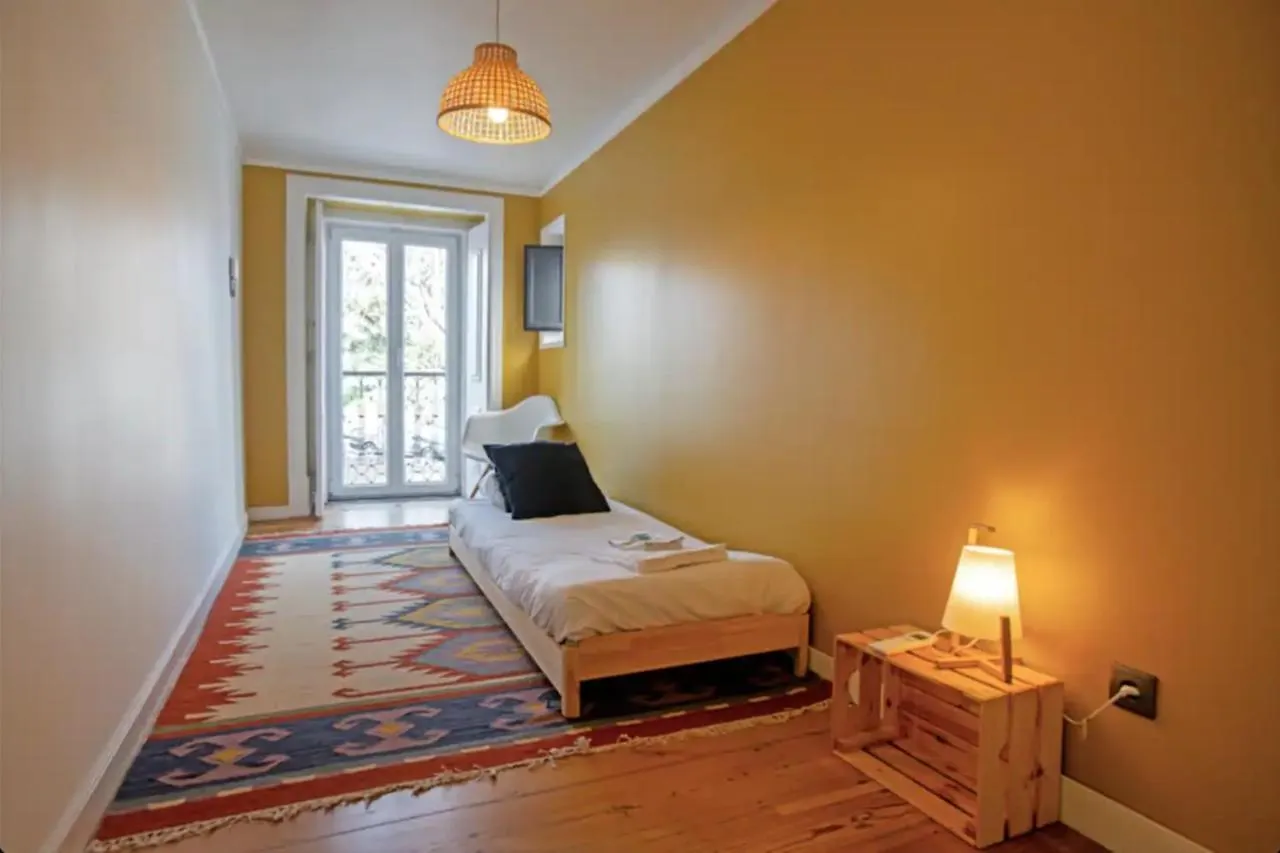 Peaceful 2Bedrooms W Patio In Lisboa Portugal
