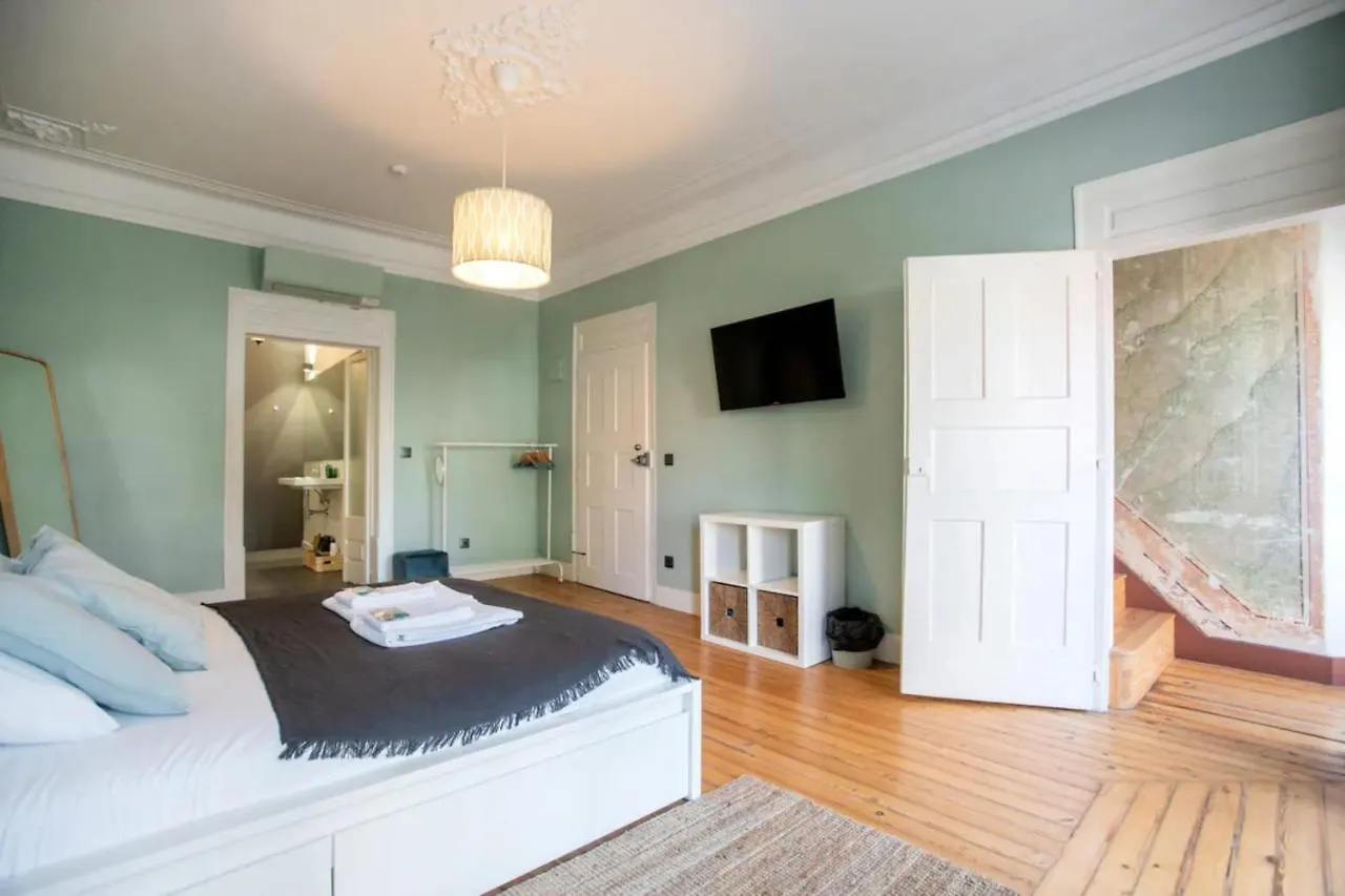 Ferienhaus Peaceful 2Bedrooms W Patio In Lisboa